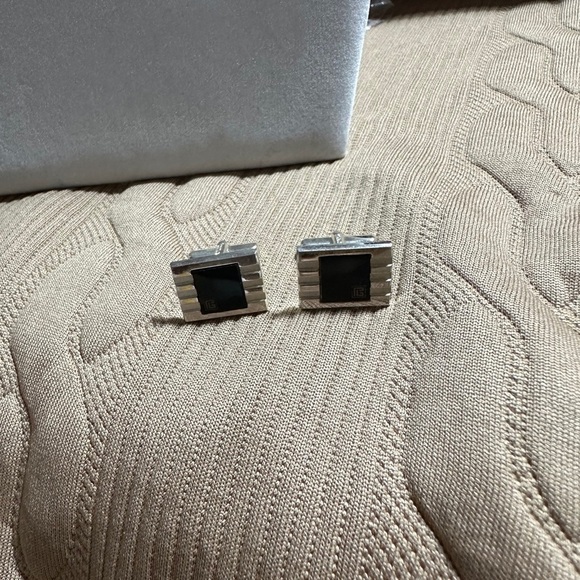 Silver and Black enamel Cufflinks - Picture 16 of 16